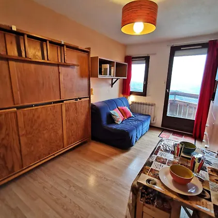 Rénové Au Pied Des Pistes Avec Balcon - Fr-1-771-49 * Les Adrets